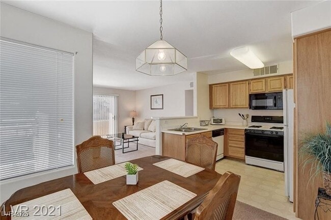 Building Photo - 5710 E Tropicana Ave