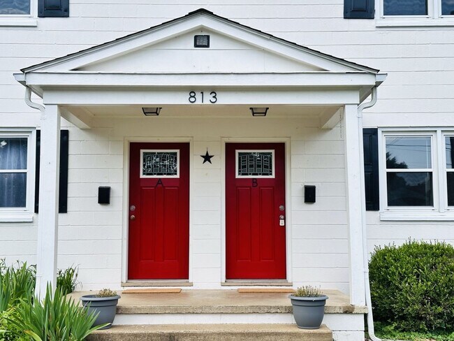 Building Photo - 813 Montrose Ave