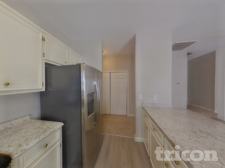 Building Photo - 207 Lockleven Dr