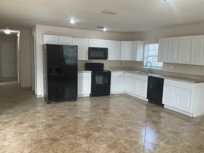 Building Photo - 452 Clemson Dr