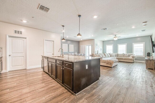 Building Photo - Newly Built 3/2 Lennar In Rivertsone