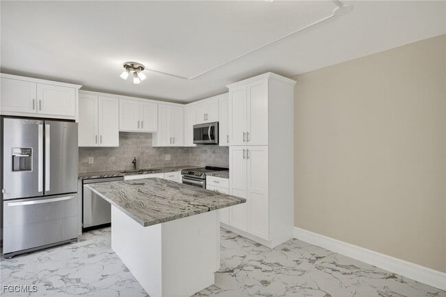 Building Photo - 12350 Woodrose Ct