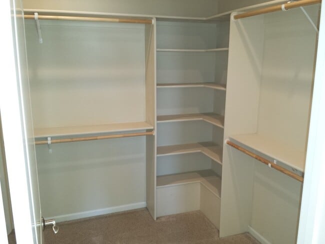 Building Photo - Lake California Home for Rent | Gated Community, Lake Access, River Access, Garage