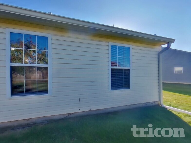 Building Photo - 5477 Wood Hollow Dr