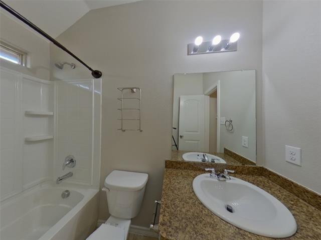Building Photo - 1109 Forest Gln