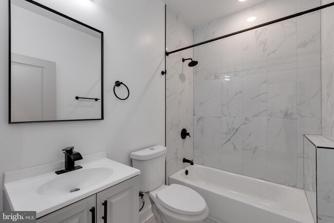 Building Photo - 2234 N Franklin St