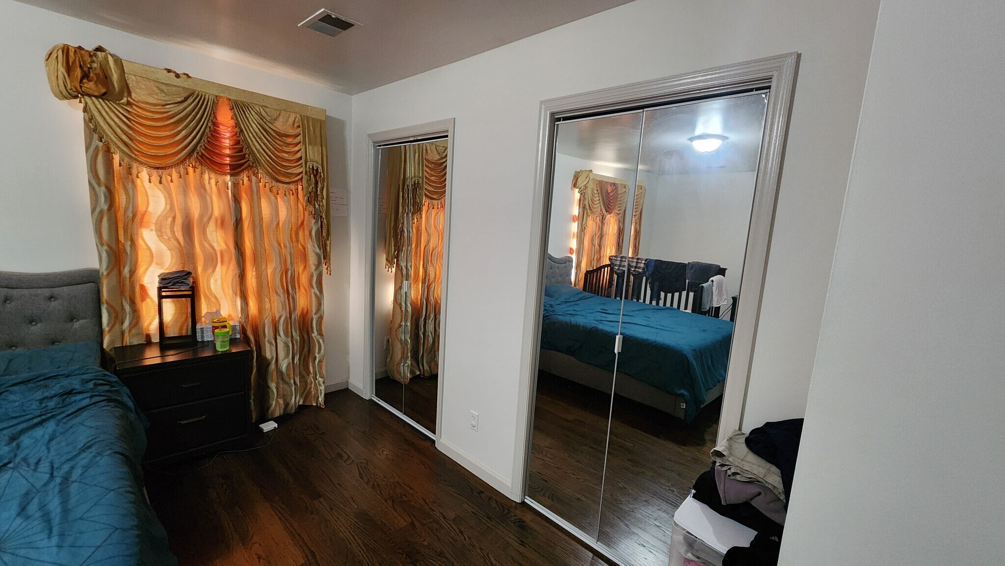 Matser Bedroom mirrored closets - 30 Milton Ave