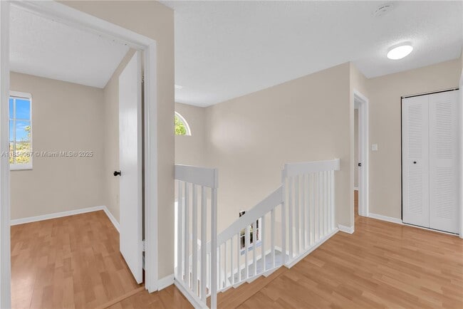 Building Photo - 10073 SW 117th Ct