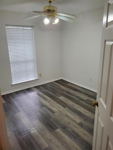 Building Photo - 1317 Lakeshore Dr