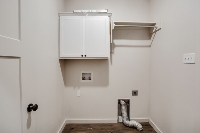 Building Photo - Beautiful Townhome in Viridian!