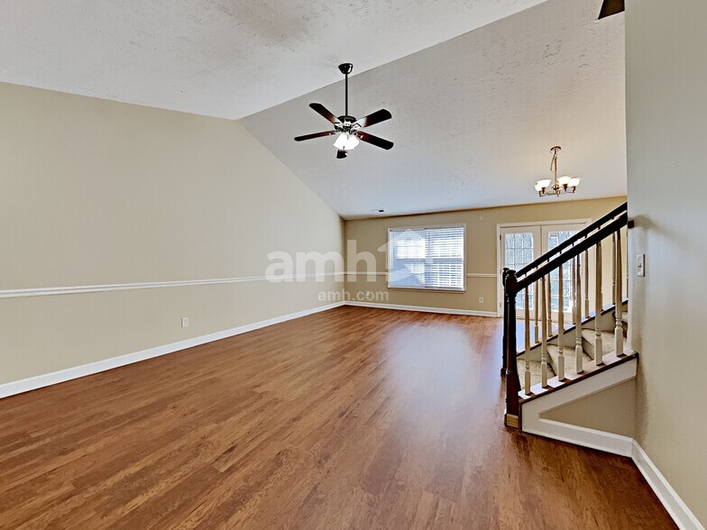 Building Photo - 673 Smoky Mountains Dr