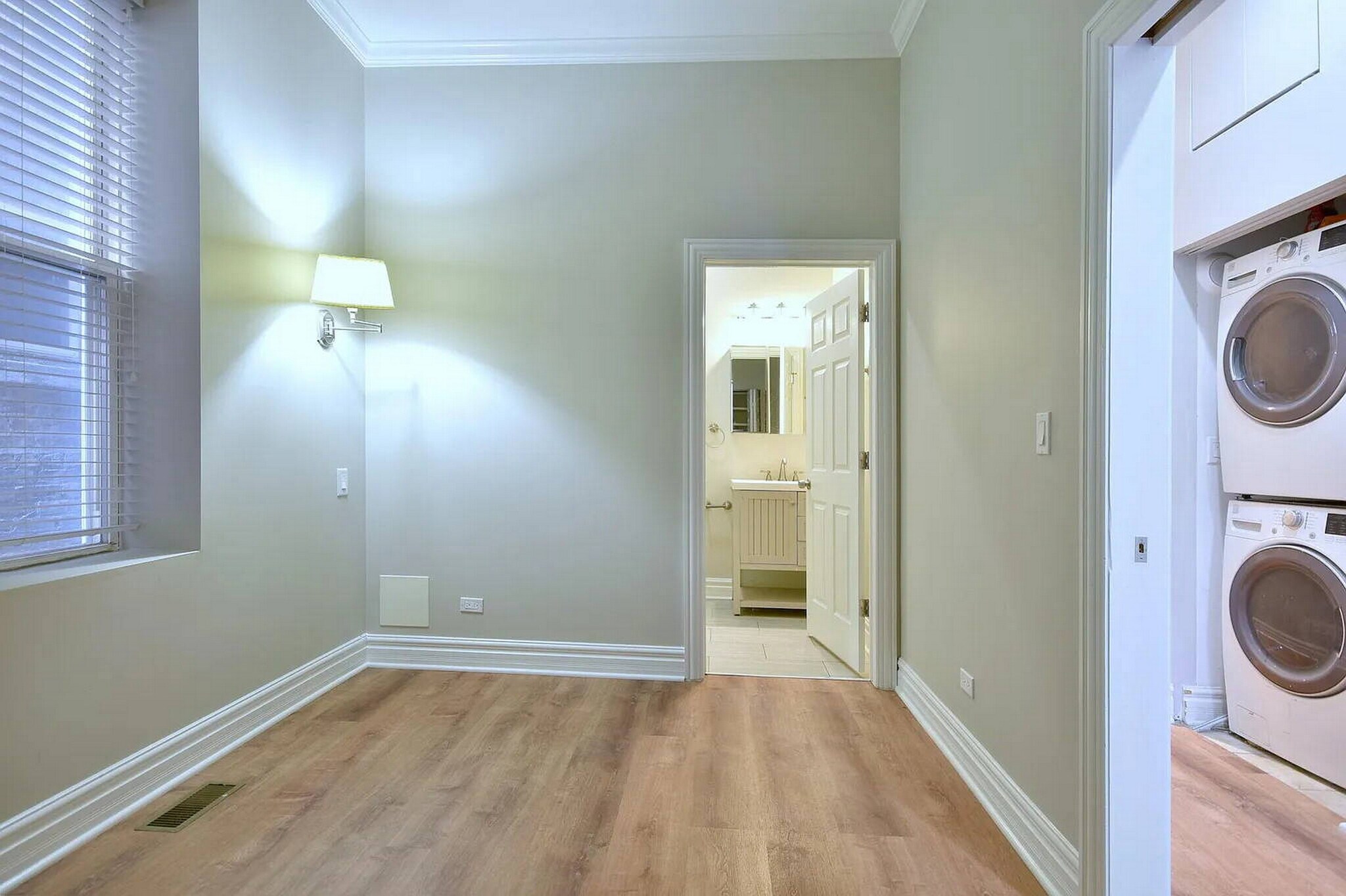 Building Photo - 1316 N Artesian Ave