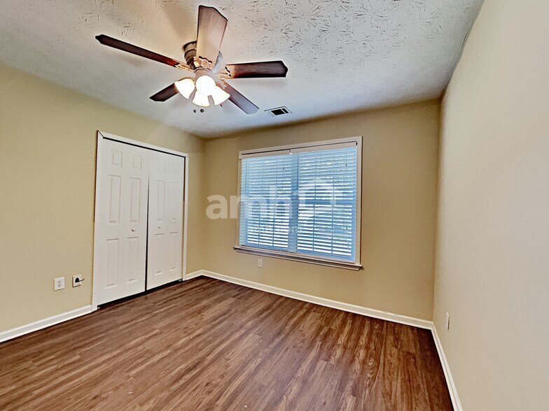 Building Photo - 1388 Glenover Way