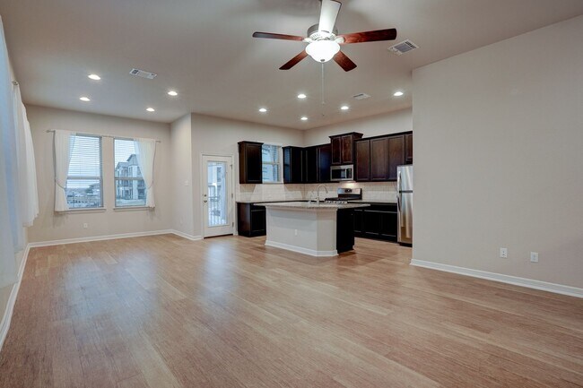 Building Photo - 2212 Dillon Pond Ln