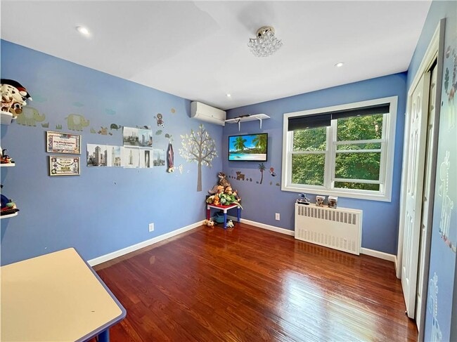 Building Photo - 226 Avenue Z