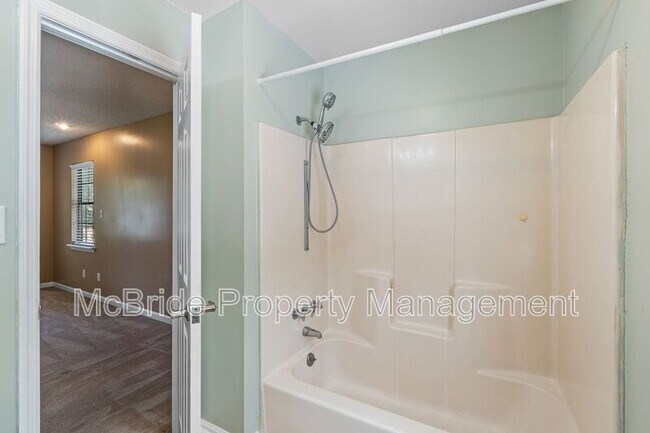 Building Photo - 539 Hunterdale Rd