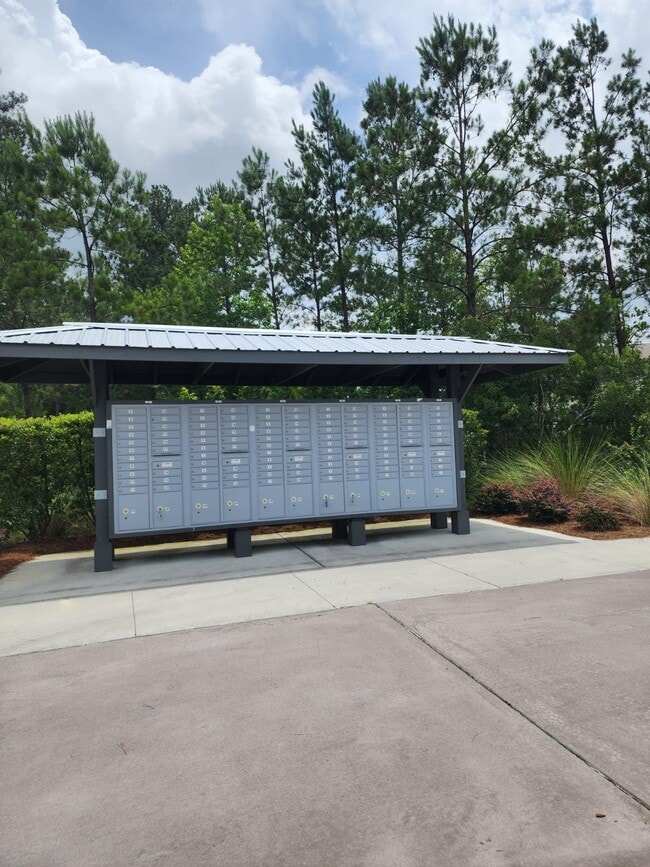 Building Photo - 214 Coneflower Rd
