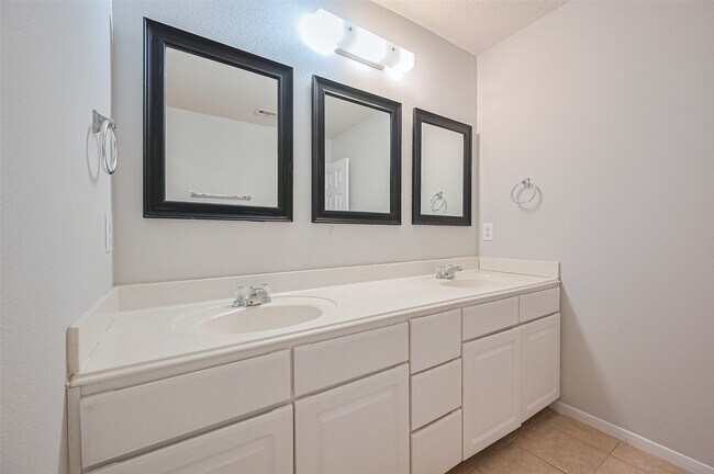 Building Photo - 20646 Ricewood Village Trail