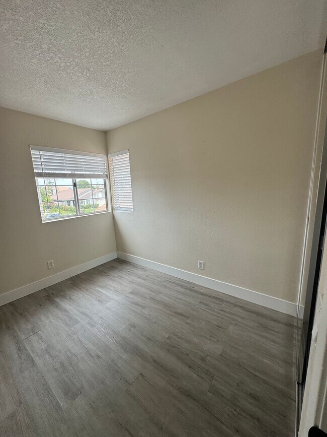 Building Photo - Beautiful 4 bedroom Home in Perris!