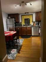 Building Photo - 450 Lake Shore Dr W