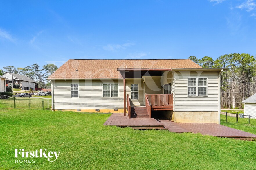 Building Photo - 20815 Sandy Dr