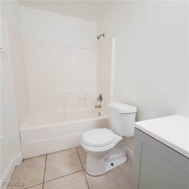 Building Photo - 777 Bedford Dr