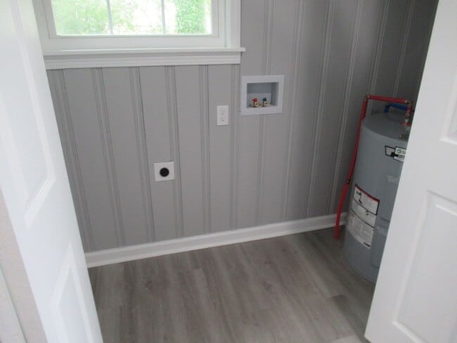 Building Photo - Cute, remodeled 3bd 1ba house
