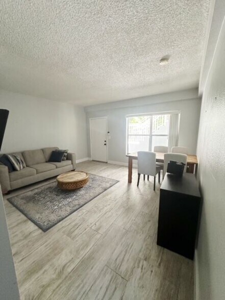 Building Photo - 9248 Collins Ave