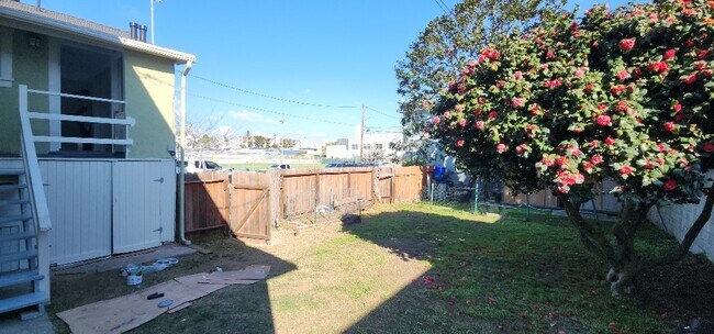 Building Photo - 544 Virginia St