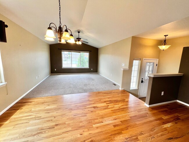 Building Photo - 4 Bed 3 Bath House in NE Fort Collins -  M...