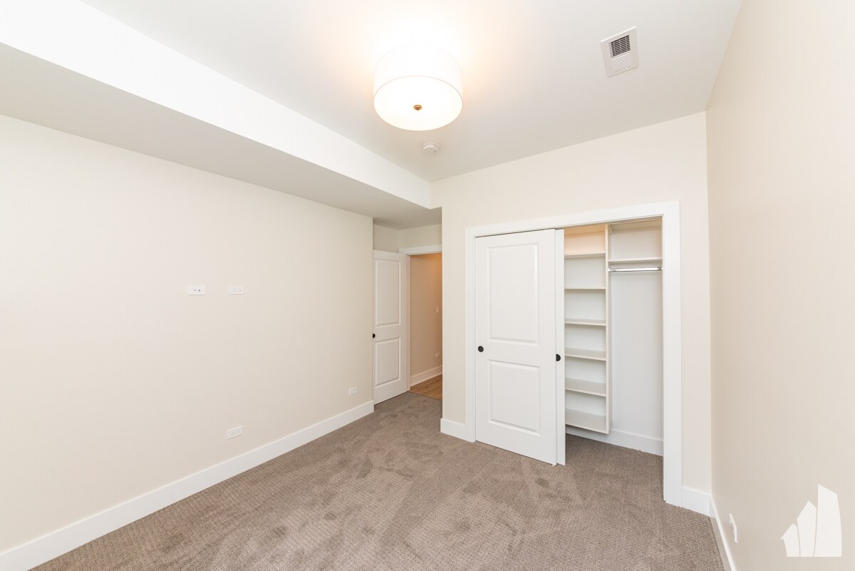 Building Photo - 4853 N Seeley Ave