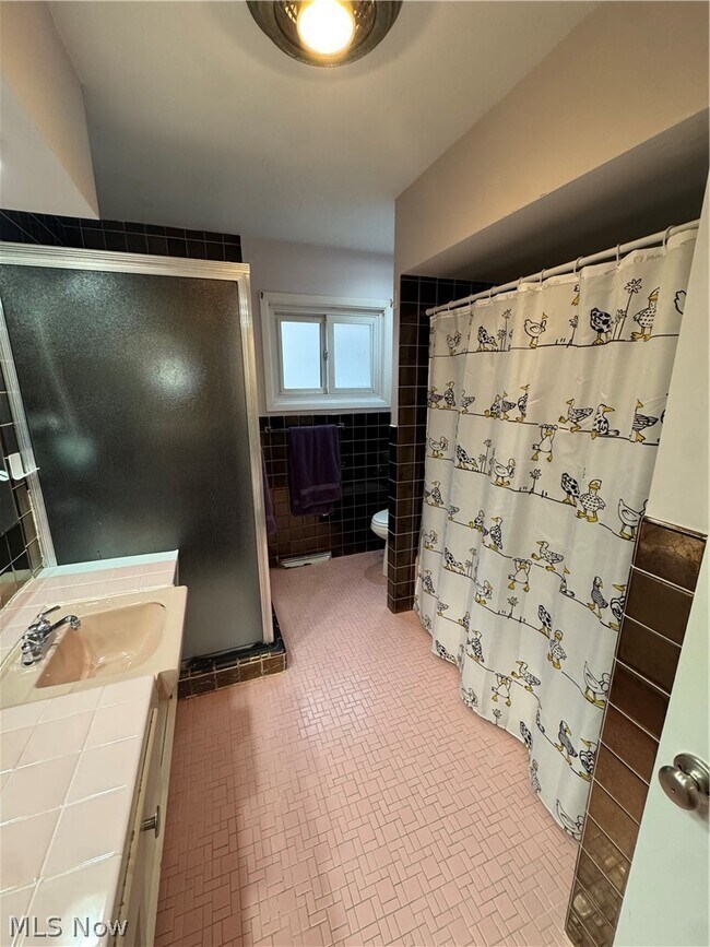 Building Photo - 2545 Buckhurst Dr