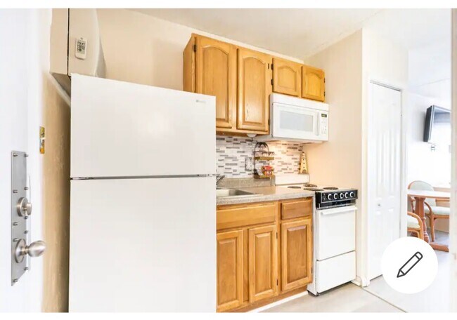 Building Photo - 1600 S Ocean Blvd