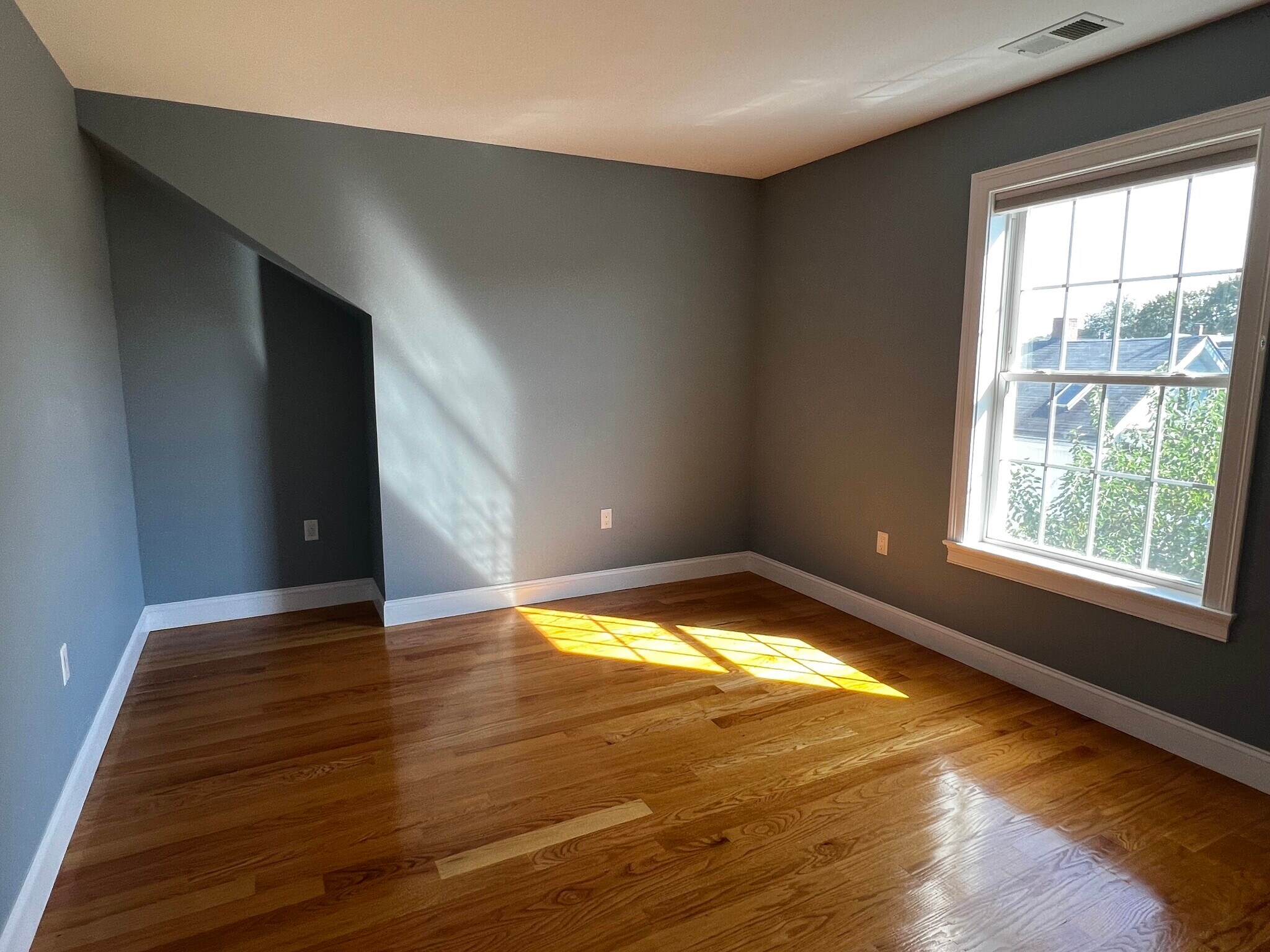 Building Photo - 54 Holton St