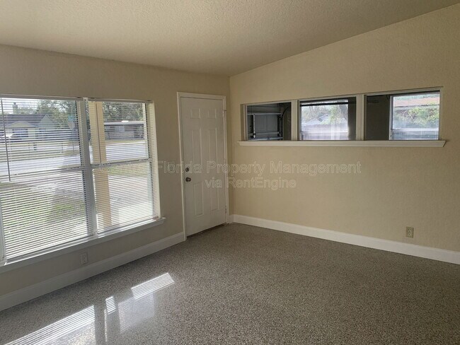 Building Photo - 202 Bamboo Dr