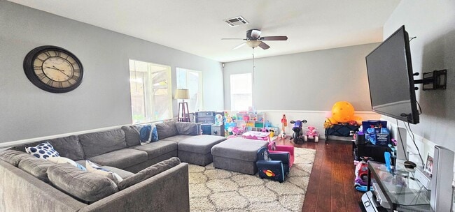 Building Photo - Beautiful Single Story Home - Professional Landscaper included