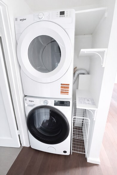 Building Photo - 1201 Bay St