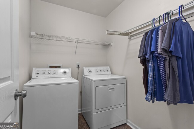 Building Photo - 304 Fairbrook Cir