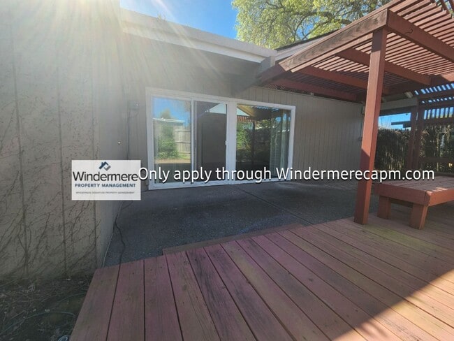 Building Photo - Halfplex Gem at River College Square- Available Now!