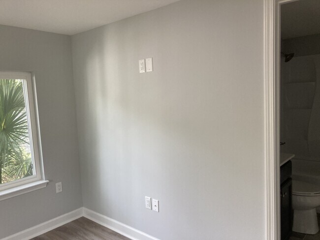 Building Photo - 719 Cypress Dr