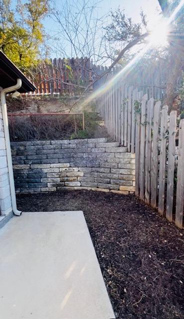Building Photo - 1405 Delsie Dr