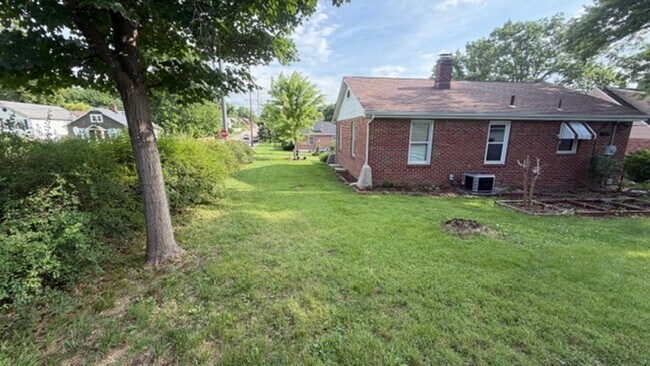 Building Photo - 520 West Eighth Street