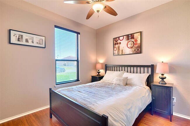 Building Photo - 505 Willow Walk Dr