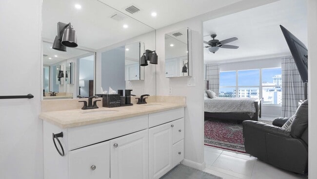 Building Photo - 3550 Galt Ocean Dr