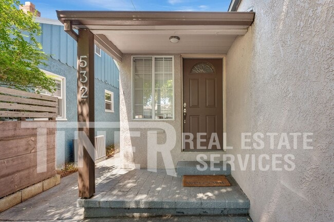Building Photo - 532 40th St