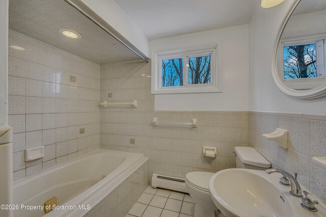 Building Photo - 301 Seymour Ave