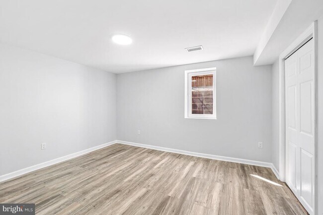 Building Photo - 11309 Cherry Hill Rd
