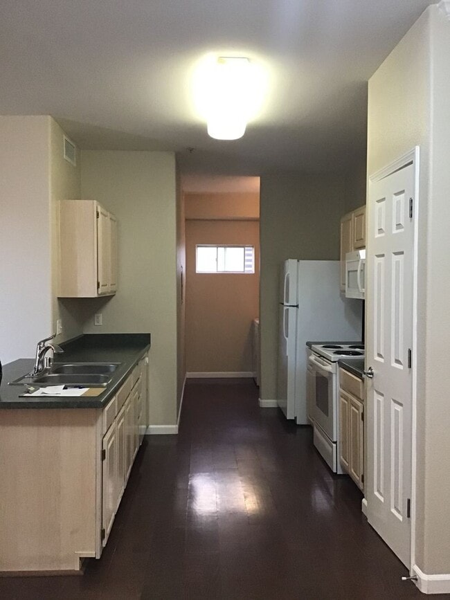 Building Photo - The Reserves at Galleria  - gated community