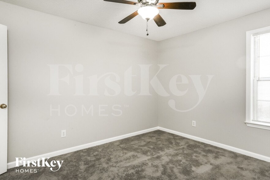 Building Photo - 786 Weybourne Ct NE