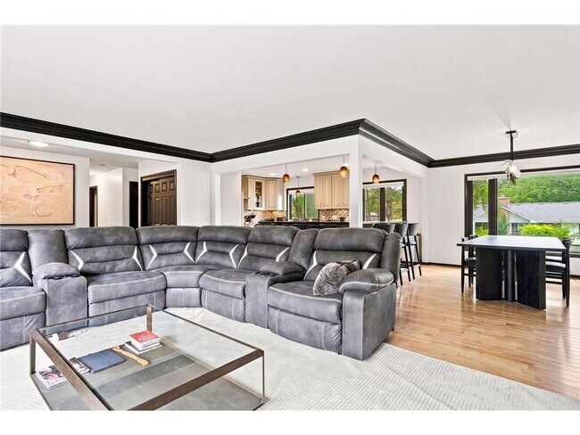 Building Photo - 4424 W 70th St